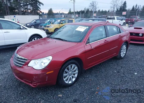 2010 Chrysler Sebring Limited z USA, uszkodzony, nr VIN 1C3CC5FD0AN190676